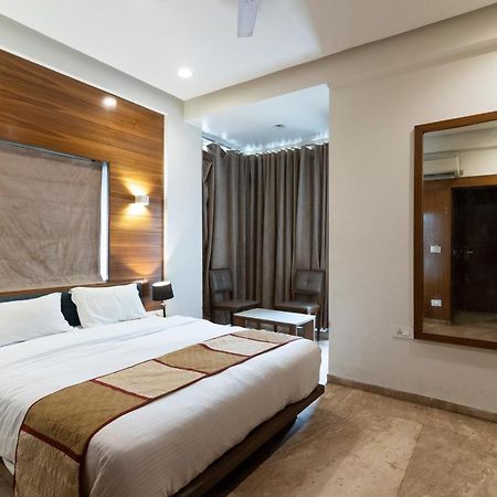 Hotel Kyra Airport 아흐메다바드 외부 사진