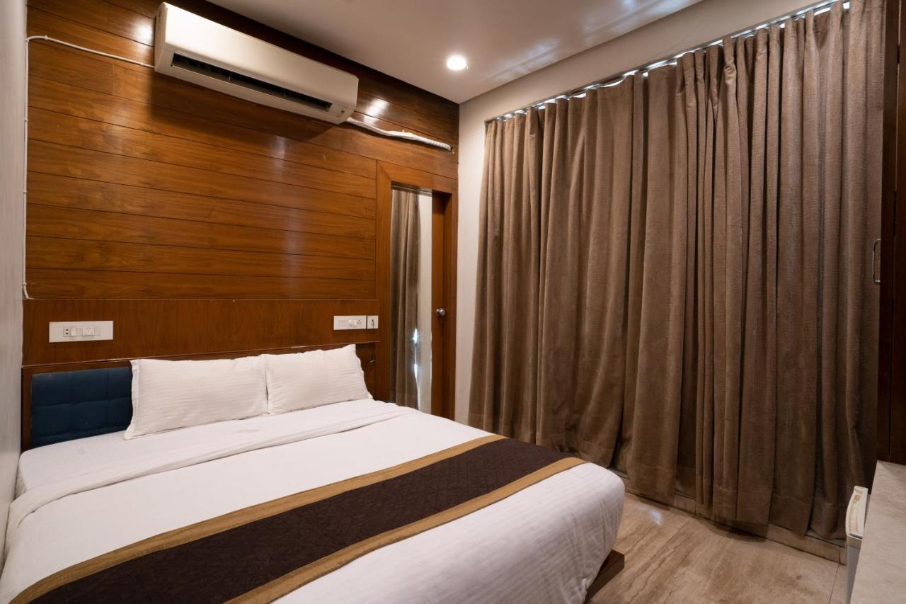 Hotel Kyra Airport 아흐메다바드 외부 사진