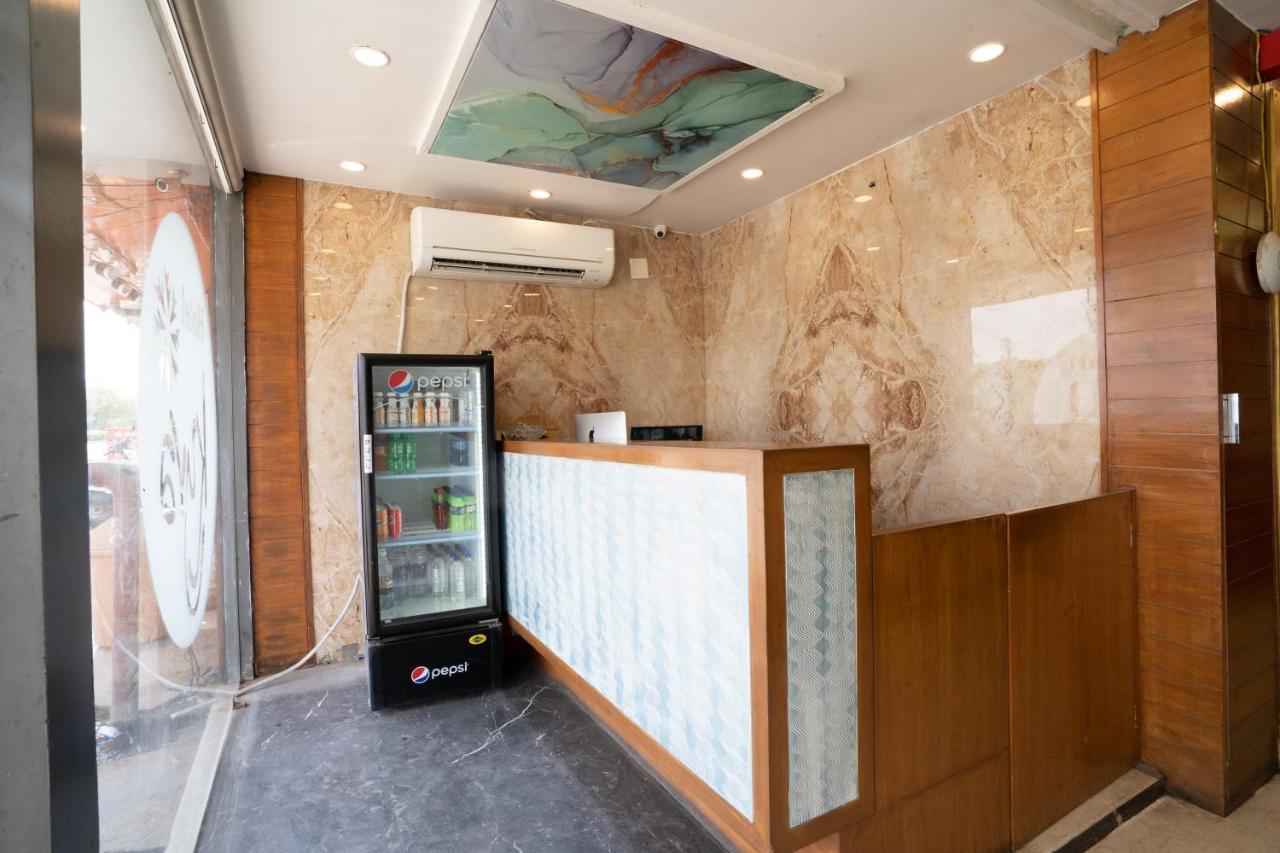 Hotel Kyra Airport 아흐메다바드 외부 사진