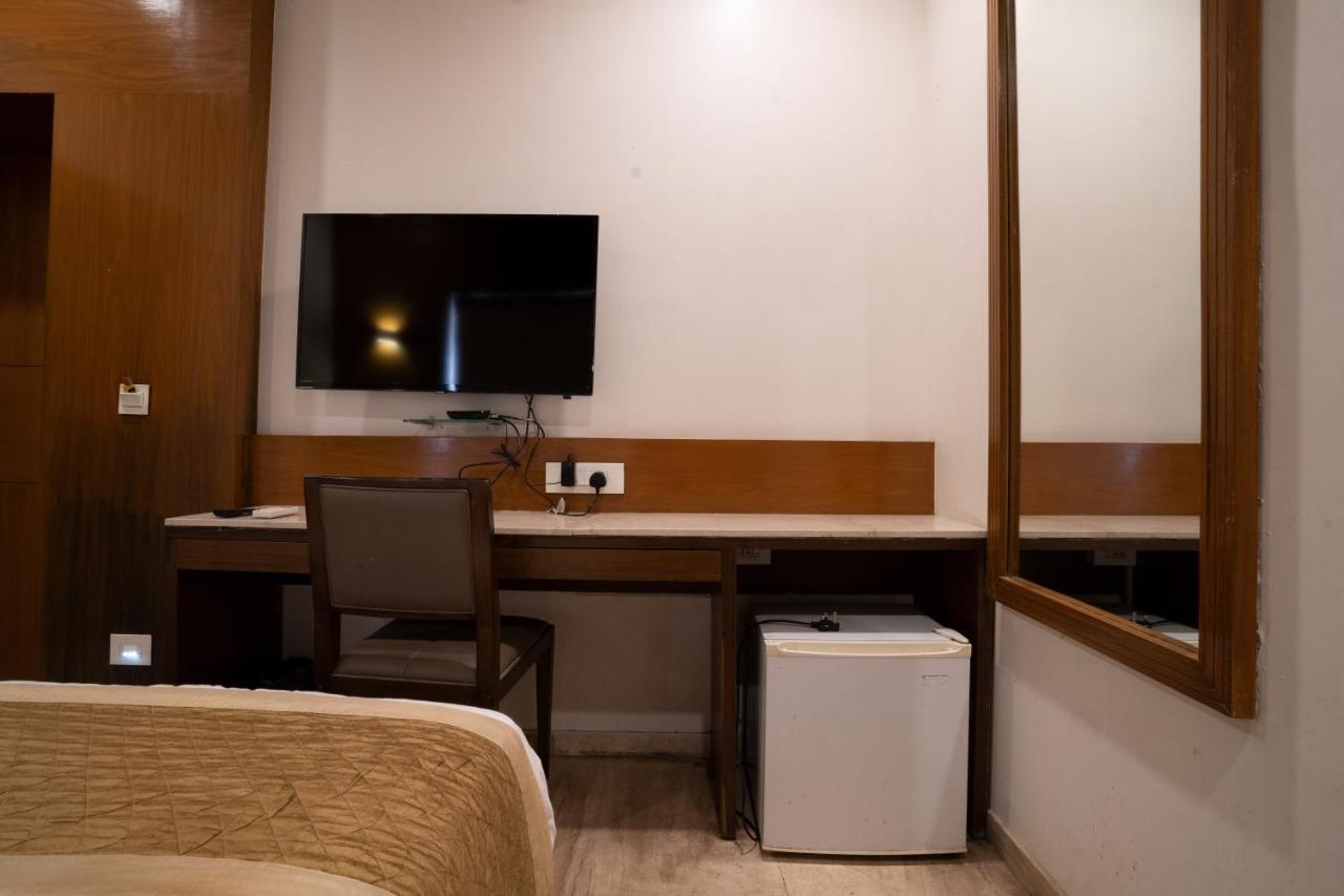 Hotel Kyra Airport 아흐메다바드 외부 사진